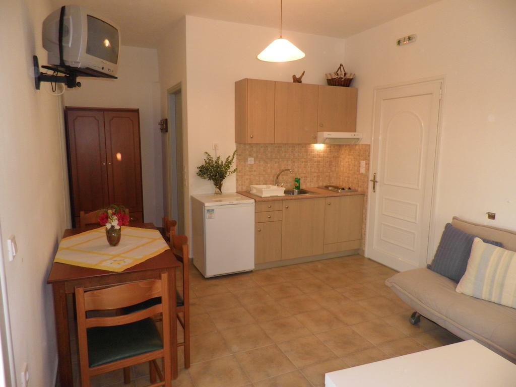Giannikas Apartments Livadi  Room photo