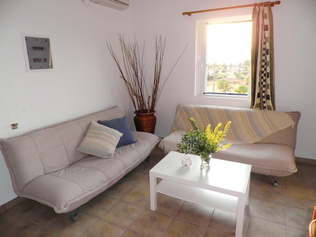 Giannikas Apartments Livadi  Room photo
